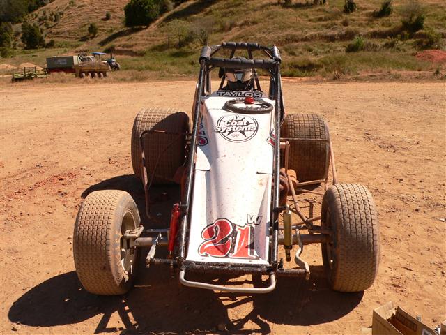 Wingless sprintcar